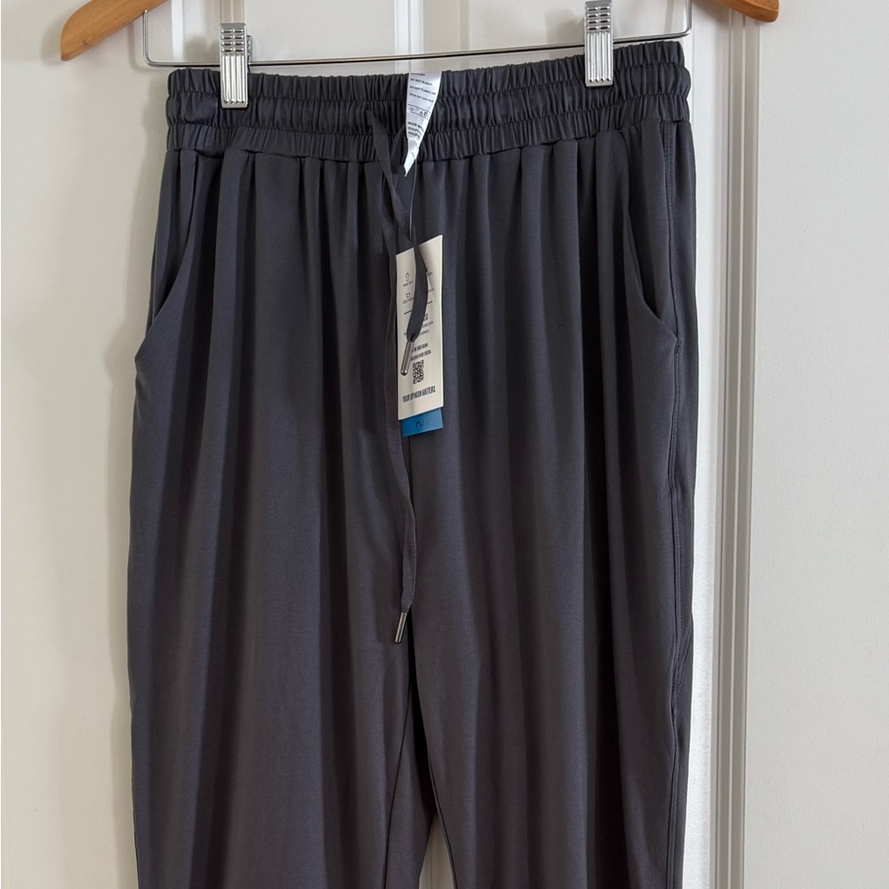Polyester joggers - gray.